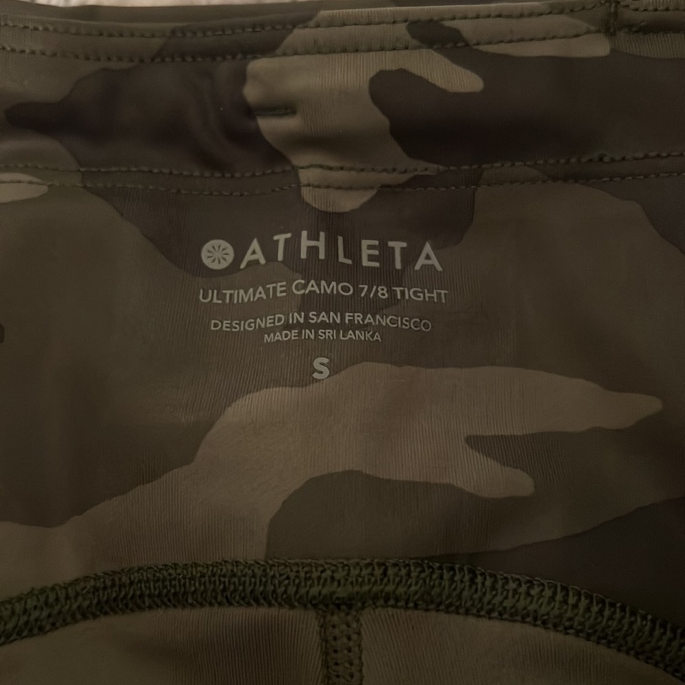 Athleta 7/8 ultimate camo tight - Picture 2 of 6